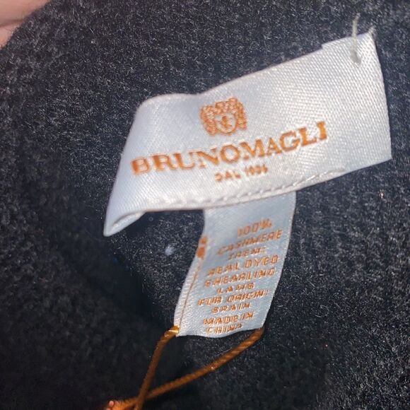 BRUNO MAGLI NWT 100% CASHMERE KNIT BEANIE WITH SHEARLING POM-POM BLACK - Picture 4 of 7